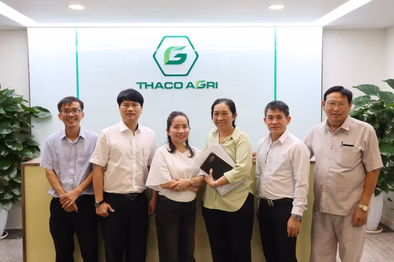 1-ong-tran-bao-son-tong-giam-doc-thaco-agri-chup-hinh-cung-py-bio.jpg