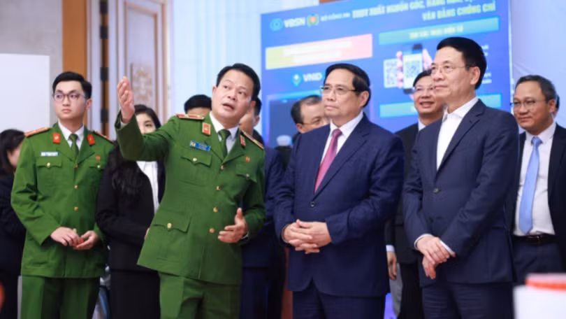 thu-tuong-pham-minh-chinh-tham-quan-trung-bay-ve-phat-trien-khoa-hoc-cong-nghe-doi-moi-sang-tao-va-chuyen-doi-so-8561.jpg