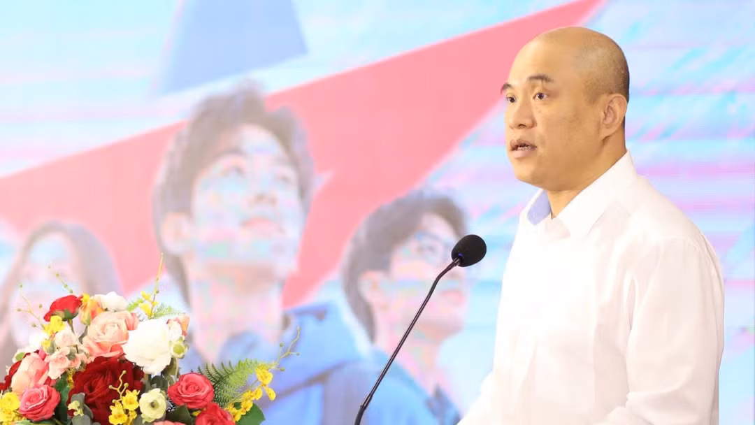 Đại tá Hà Văn Bắc đề nghị phát huy vai trò tiên phong của sinh viên, hình thành mạng lưới “Chiến binh số” có trách nhiệm. Ảnh: T.Uyên.