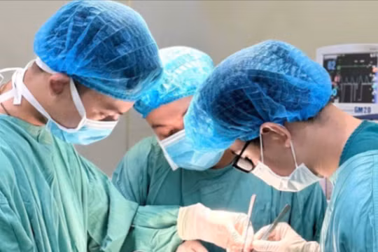 Vết loét lưỡi 0,5 cm từng được kết luận lành tính âm thầm hoá ung thư