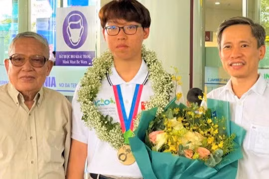 Ba thế hệ, một tình yêu nghề Y trong gia đình PGS.TS Nguyễn Mạnh Khánh
