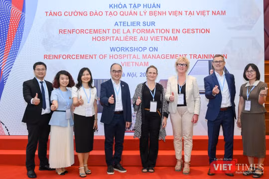Nhân viên y tế kiệt sức, khó đòi hỏi người bệnh hài lòng