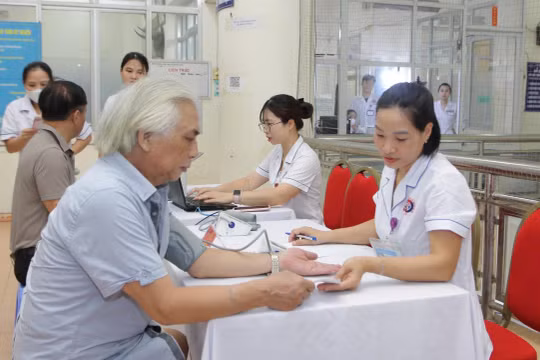 Tháo gỡ nhiều vướng mắc về khám sức khỏe miễn phí toàn dân