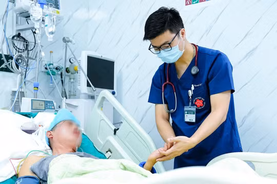 Chuyên gia hàng đầu chỉ cách nhận diện đột quỵ