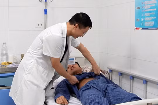 Người đàn ông suýt hoại tử ruột vì biến chứng hiếm gặp