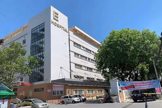 Bệnh viện E mời Công an Hà Nội phối hợp làm rõ thông tin bệnh nhân ung thư “kẹp tiền vào sổ”