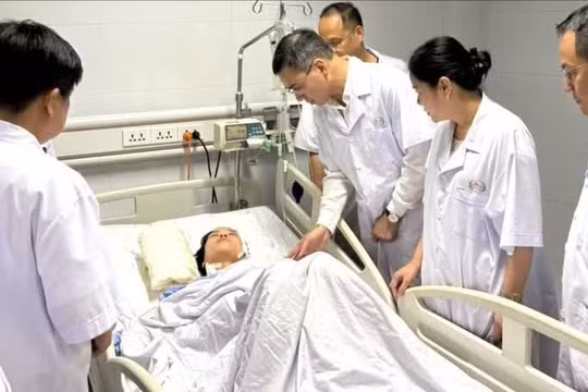 Những “thiên thần áo trắng” lặng thầm viết nên điều kỳ diệu