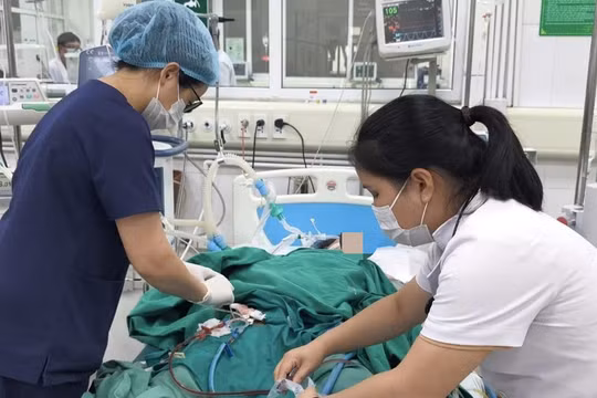 Sốt xuất huyết có thể cướp tính mạng, đừng đợi chảy máu mới đi viện 