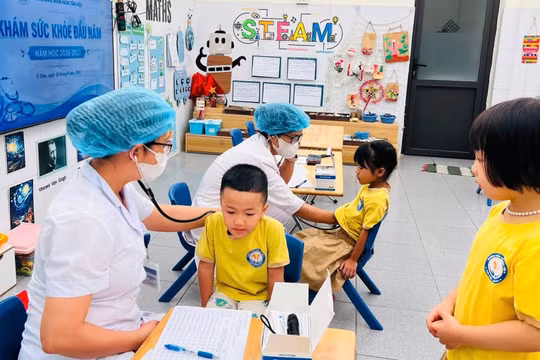 Hà Nội khám sức khỏe miễn phí cho hơn 2,2 triệu trẻ em, học sinh