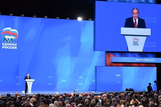 Tổng thống Nga Vladimir Putin phát biểu tại đại hội đảng Nước Nga Thống nhất ở Moscow hôm 28/6. Ảnh: RT.