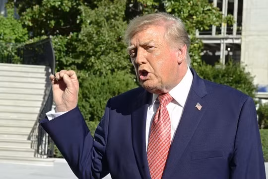Tổng thống Mỹ Donald Trump phát biểu trước các nhà báo tại Washington, D.C., Mỹ, ngày 19/10. Ảnh: Getty.