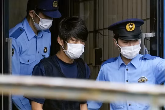 Bị cáo Tetsuya Yamagami đã bắn ông Abe giữa ban ngày bằng một khẩu súng tự chế tại nhà. Ảnh: Reuters.