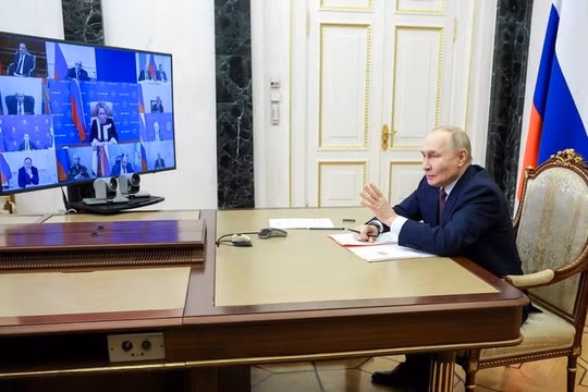 Tổng thống Nga Vladimir Putin phát biểu tại cuộc họp Hội đồng An ninh Nga ở Moscow ngày 21/1. Ảnh: Sputnik.
