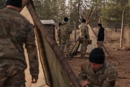 Các binh sĩ Mỹ tham gia khóa huấn luyện tại Căn cứ Không quân Fairchild ở Washington. Ảnh: Không quân Mỹ.