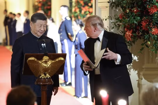 Tổng thống Mỹ Donald Trump chào đón Chủ tịch Trung Quốc Tập Cận Bình phát biểu trong buổi tiệc chiêu đãi cấp nhà nước tại Nhà Trắng vào ngày 24/9. Ảnh: Getty.