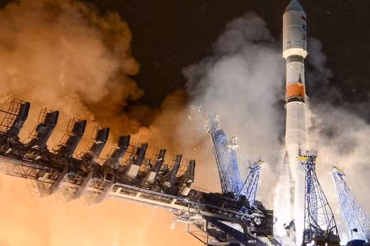 Tên lửa Soyuz-2.1b của Nga phóng lên từ bệ phóng tại Trung tâm Vũ trụ Plesetsk, vùng Arkhangelsk, Nga, ngày 5/2/2026. Ảnh: Sputnik.