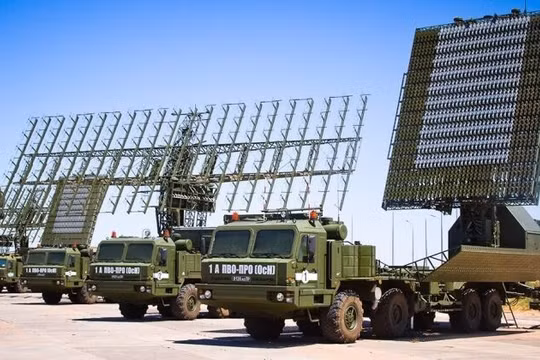 Hệ thống radar trinh sát và cảnh giới di động đa băng tần Nebo-M của Nga. Ảnh: MW.
