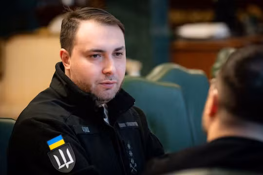 Hình ảnh do Cục trưởng Tình báo Quân sự Ukraine, Kyrylo Budanov, chụp ngày 2/1, cho thấy ông gặp Tổng thống Ukraine Volodymyr Zelensky tại Kiev, Ukraine. Ảnh: Reuters.