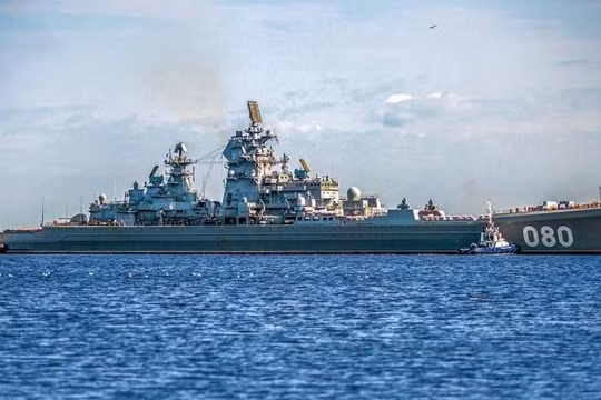 Tàu tuần dương hạt nhân Admiral Nakhimov của Nga sau đợt thử nghiệm trên biển mới nhất. Ảnh: MW.