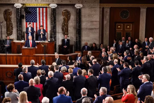 Tổng thống Mỹ Donald Trump đọc diễn văn Thông điệp Liên bang tại Phòng họp Hạ viện của Điện Capitol ở Washington, D.C., Mỹ ngày 24/2. Ảnh: Reuters.