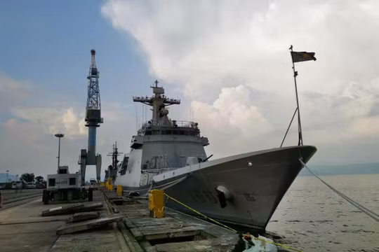 Một tàu khu trục của Hải quân Philippines đang neo đậu tại vịnh Subic thuộc tỉnh Zambales. Ảnh: SCMP.