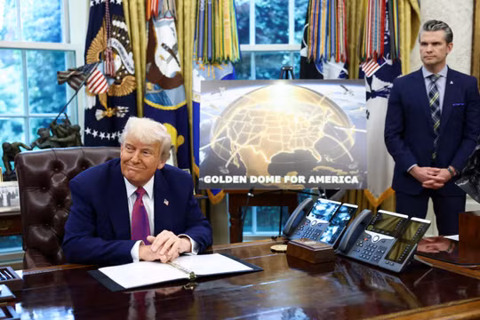 Trung Quốc và Nga cho rằng hệ thống phòng thủ tên lửa Golden Dome do Tổng thống Mỹ Donald Trump khởi xướng sẽ gây ra “những hậu quả tiêu cực nghiêm trọng đối với an ninh quốc tế”. Ảnh: Reuters.