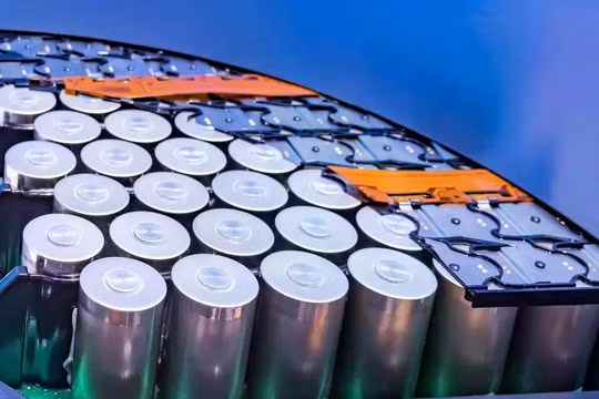 Pin lithium kim loại. Ảnh minh họa: IE.