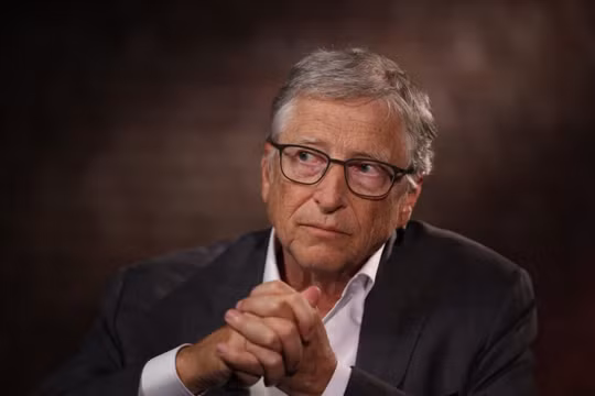 Từ vị trí một người được hâm mộ bậc nhất thế giới, Bill Gates giờ trở thành nhân vật gây tranh cãi do bê bối liên quan tới Hồ sơ Epstein. Ảnh: WSJ.