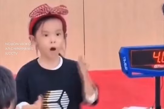 Cô bé Trung Quốc 6 tuổi phá kỷ lục Rubik, mẹ bật mí lợi ích bất ngờ