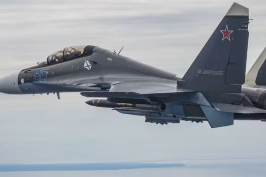 Máy bay chiến đấu Su-30SM2 của Hải quân Nga trang bị tên lửa Kh-31 trong cuộc giao chiến với máy bay Rafale. Ảnh: MW.
