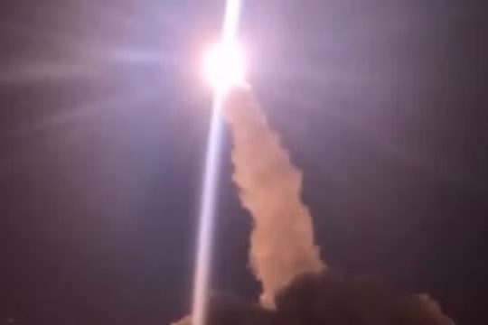 Iran công bố video phóng tên lửa, UAV tấn công hai căn cứ Mỹ ở Jordan