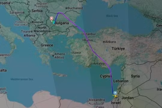 Đường bay của chuyến bay Austrian Airlines từ Tel Aviv đến thủ đô Sofia của Bulgaria. Ảnh: Flightradar24.