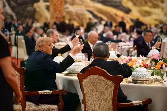 Tổng thống Trump trong buổi tiệc chiêu đãi cấp nhà nước tối 14/5. Ảnh: NYTimes.