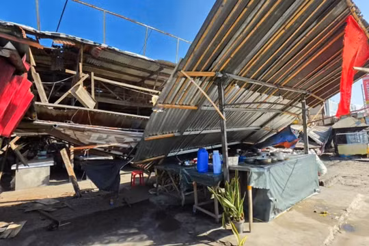 Những hình ảnh đáng sợ về trận động đất 7,8 độ Richter ở Philippines