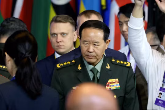 Ông Lưu Chấn Lập, Ủy viên Quân ủy Trung ương Trung Quốc, đến tham dự Diễn đàn Tương Sơn Bắc Kinh tại Bắc Kinh, Trung Quốc ngày 30/10/2023. Ảnh: Reuters.