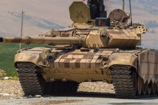 Xe tăng T-72S của Iran được hiện đại hóa trong nước. Ảnh: MW.