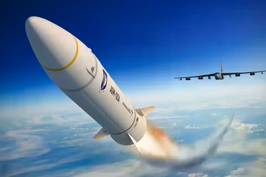 Một tên lửa được phóng từ trên không. Ảnh minh họa: Lockheed Martin.
