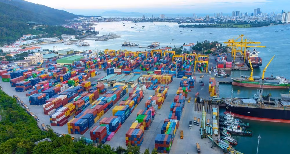 Cảng Đà Nẵng góp phần kết nối vận tải, kho bãi và xuất nhập khẩu, thúc đẩy phát triển logistics tại miền Trung. Ảnh: Cảnh Đà Nẵng.