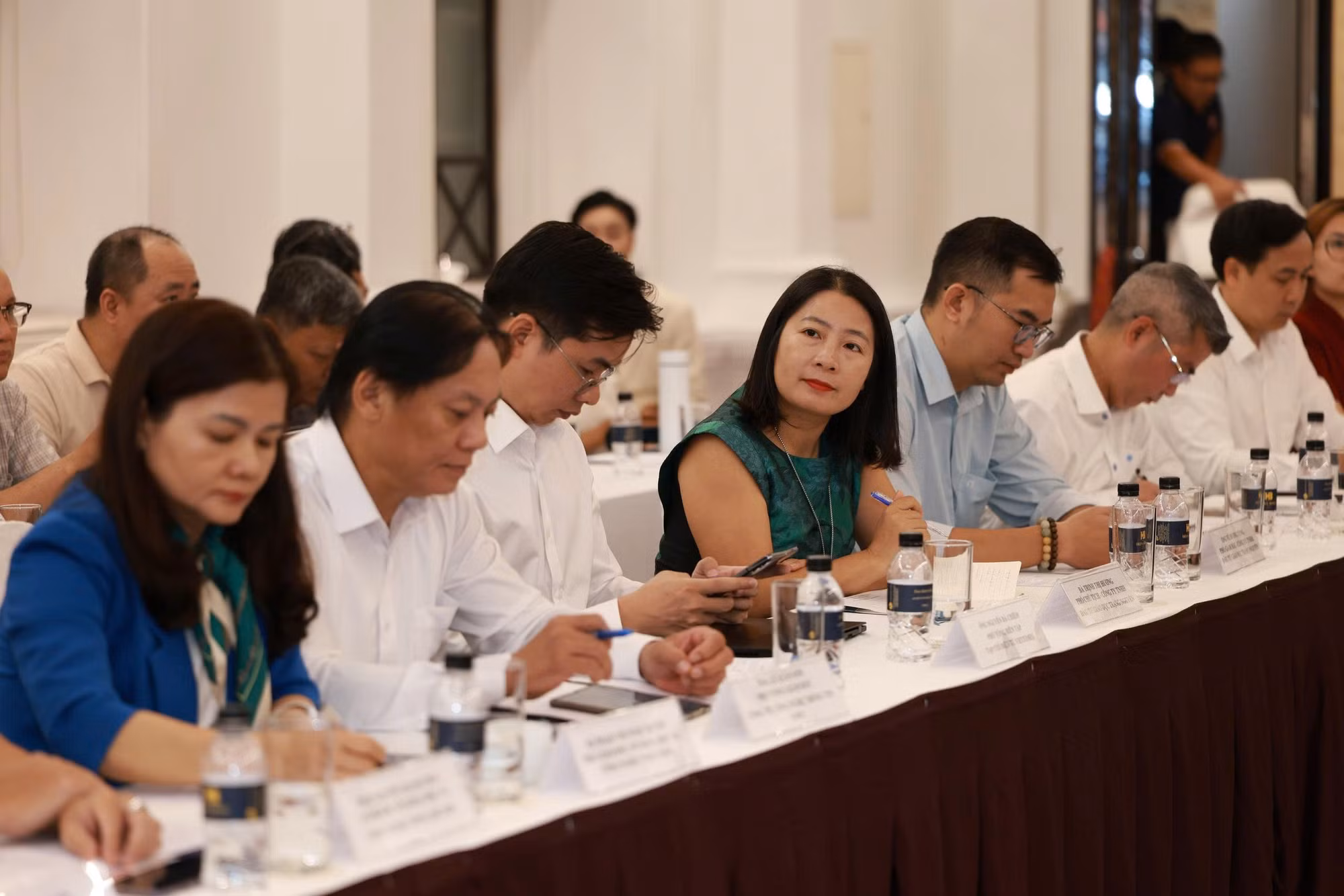 Tọa đàm quy tụ đại diện cơ quan quản lý, doanh nghiệp công nghệ.