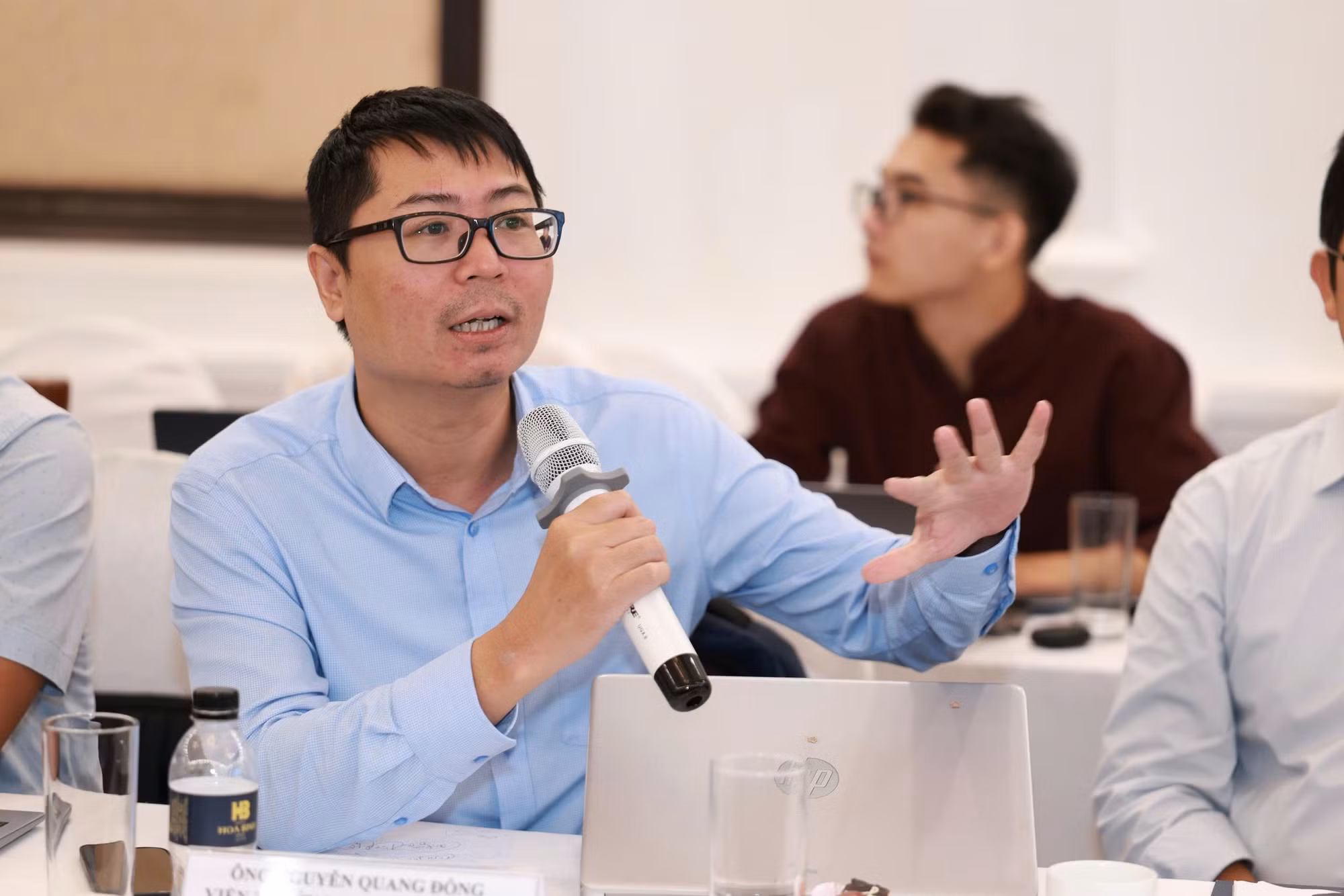 Ông Nguyễn Quang Đồng, Viện trưởng Viện Nghiên cứu Chính sách và Phát triển Truyền thông (IPS) trao đổi ý kiến tại tọa đàm.