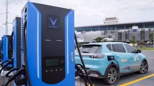 Quy chuẩn trạm sạc mới: VinFast có buộc phải cho xe hãng khác dùng chung?
