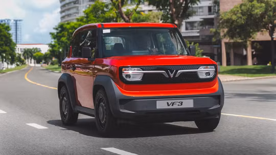 Bán hơn 105.000 xe sau 2 năm, VinFast VF 3 đang thay đổi thị trường ô tô giá rẻ Việt Nam ra sao?