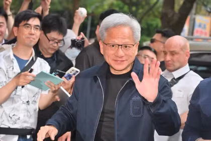Jensen Huang gặp gỡ báo giới tại Đài Bắc hôm 28/5. Ảnh: Sina.