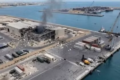 Căn cứ Hạm đội 5 Hải quân Mỹ ở Manama, Bahrain bị trúng tên lửa hôm 21/7, nhiều binh sĩ bị thương. Ảnh: Newtalk.