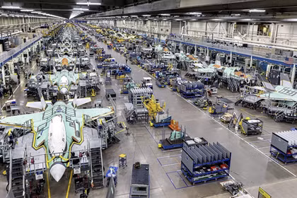 Dây chuyền nhà máy sản xuất F-35 của Lockheed Martin. Ảnh: Newtalk.