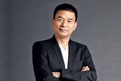 Ông Lưu Vĩnh Hảo "Vua thức ăn chăn nuôi" từng là người giàu nhất Trung Quốc năm 1995. Ảnh: Sina.
