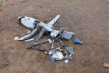 Xác tên lửa AGM-158 JASSM rơi ở Markazi, Iran. Ảnh: Toutiao.