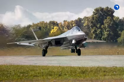 Su-57 bản cải tiến của Không quân Nga. Ảnh: Army Recognition.