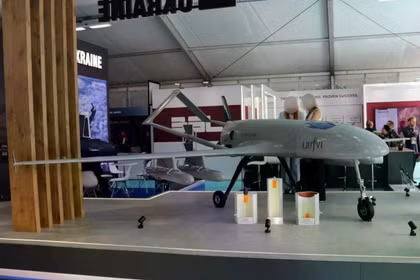 UAV AN-196 phiên bản mới vừa được Ukraine ra mắt lần đầu tiên tại Triển lãm hàng không quốc tế Farnborough (Anh). Ảnh: Topwar.