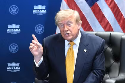Ông Trump phát biểu tại Hội nghị thượng đỉnh NATO gọi Tây Ban Nha là "đồng minh tồi tệ", tuyên bố đã chỉ đạo chấm dứt mọi hoạt động thương mại giữa hai nước. Ảnh: AFP.